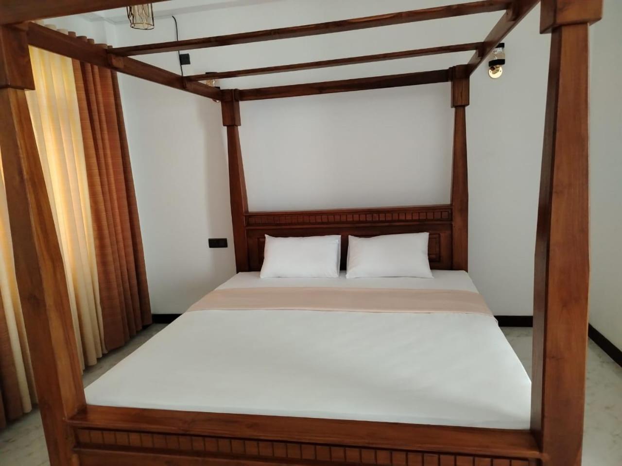 Diora Hotel Ratnapura Eksteriør bilde