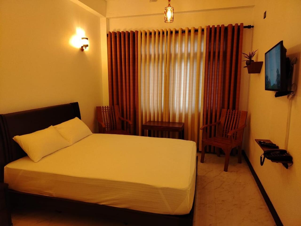 Diora Hotel Ratnapura Eksteriør bilde
