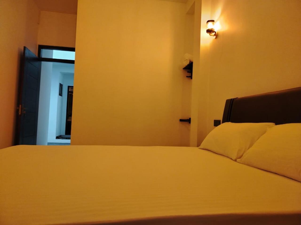 Diora Hotel Ratnapura Eksteriør bilde