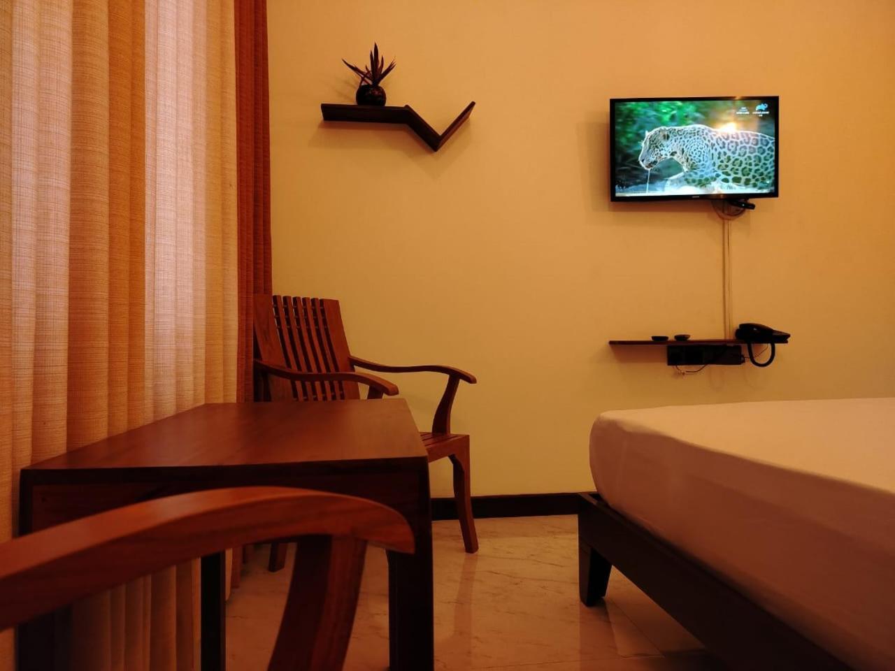 Diora Hotel Ratnapura Eksteriør bilde