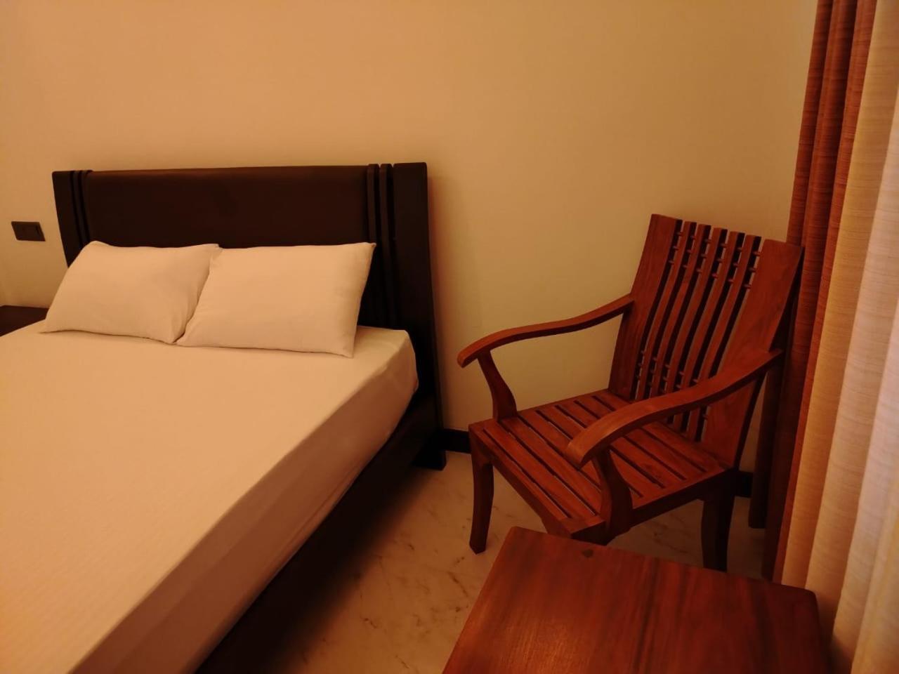 Diora Hotel Ratnapura Eksteriør bilde