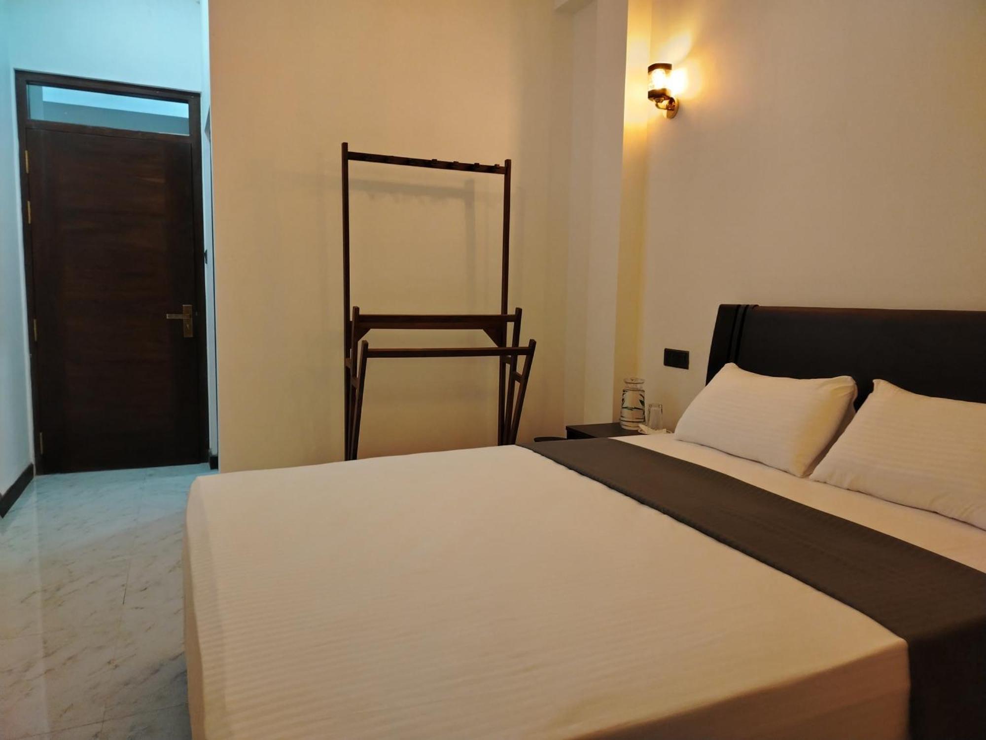 Diora Hotel Ratnapura Rom bilde
