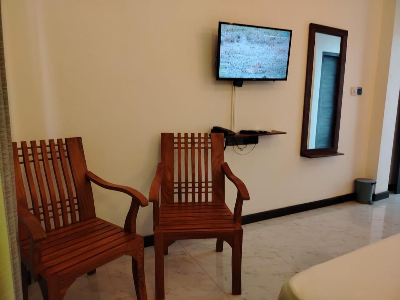 Diora Hotel Ratnapura Eksteriør bilde