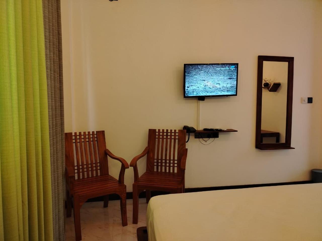 Diora Hotel Ratnapura Eksteriør bilde