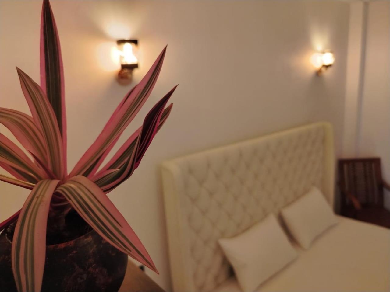 Diora Hotel Ratnapura Eksteriør bilde