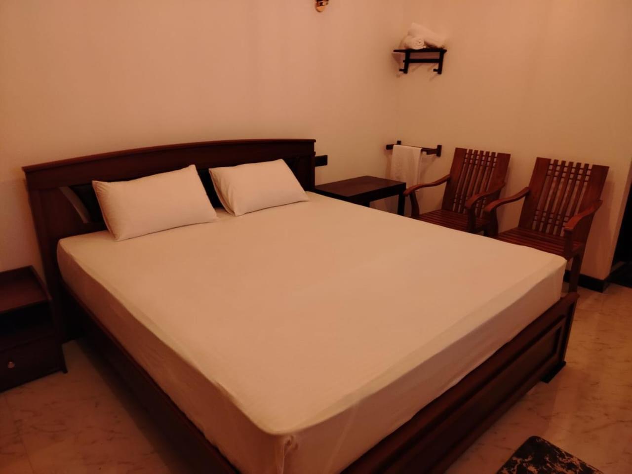Diora Hotel Ratnapura Eksteriør bilde