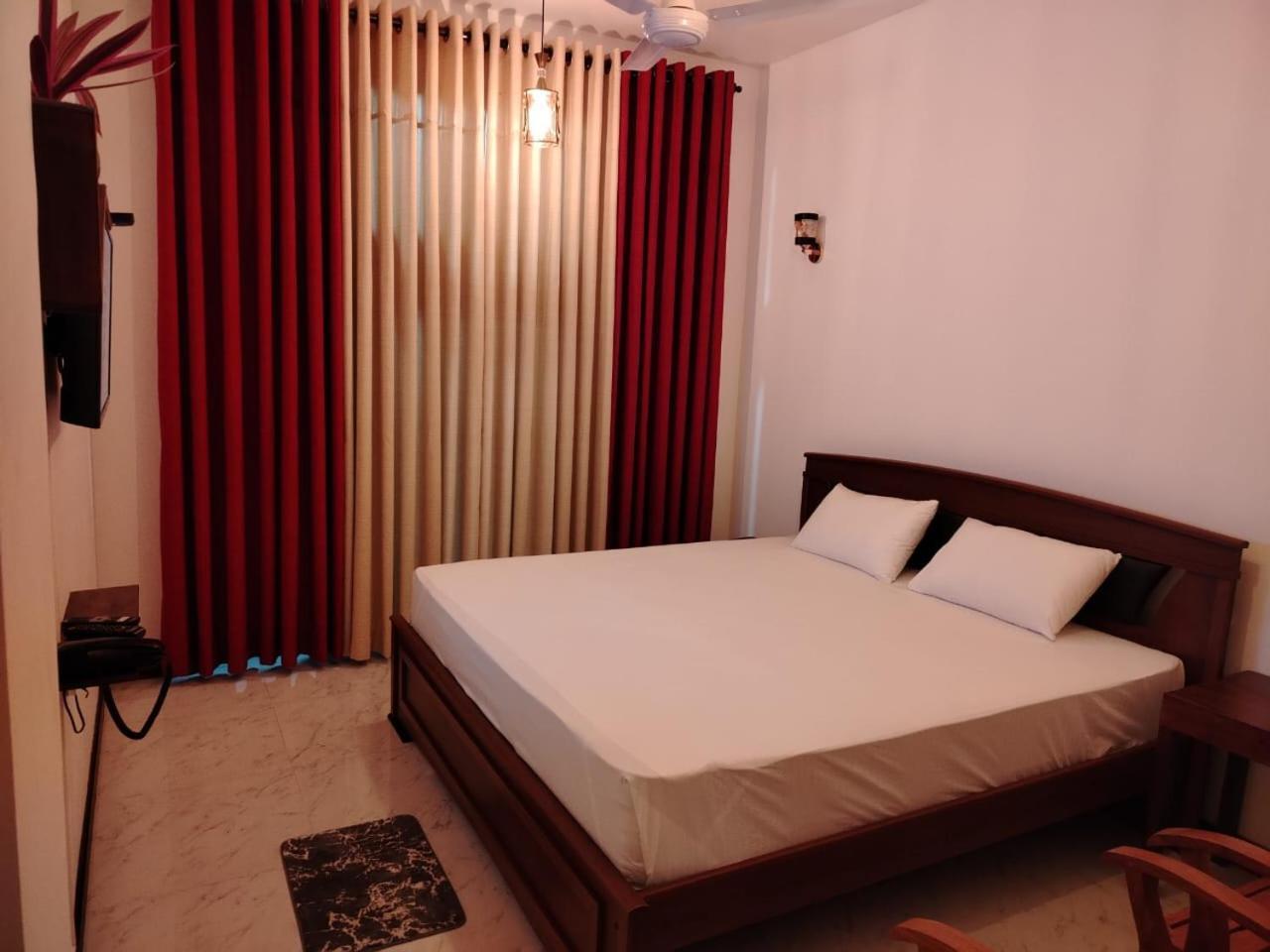 Diora Hotel Ratnapura Eksteriør bilde