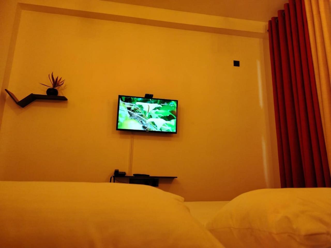Diora Hotel Ratnapura Eksteriør bilde
