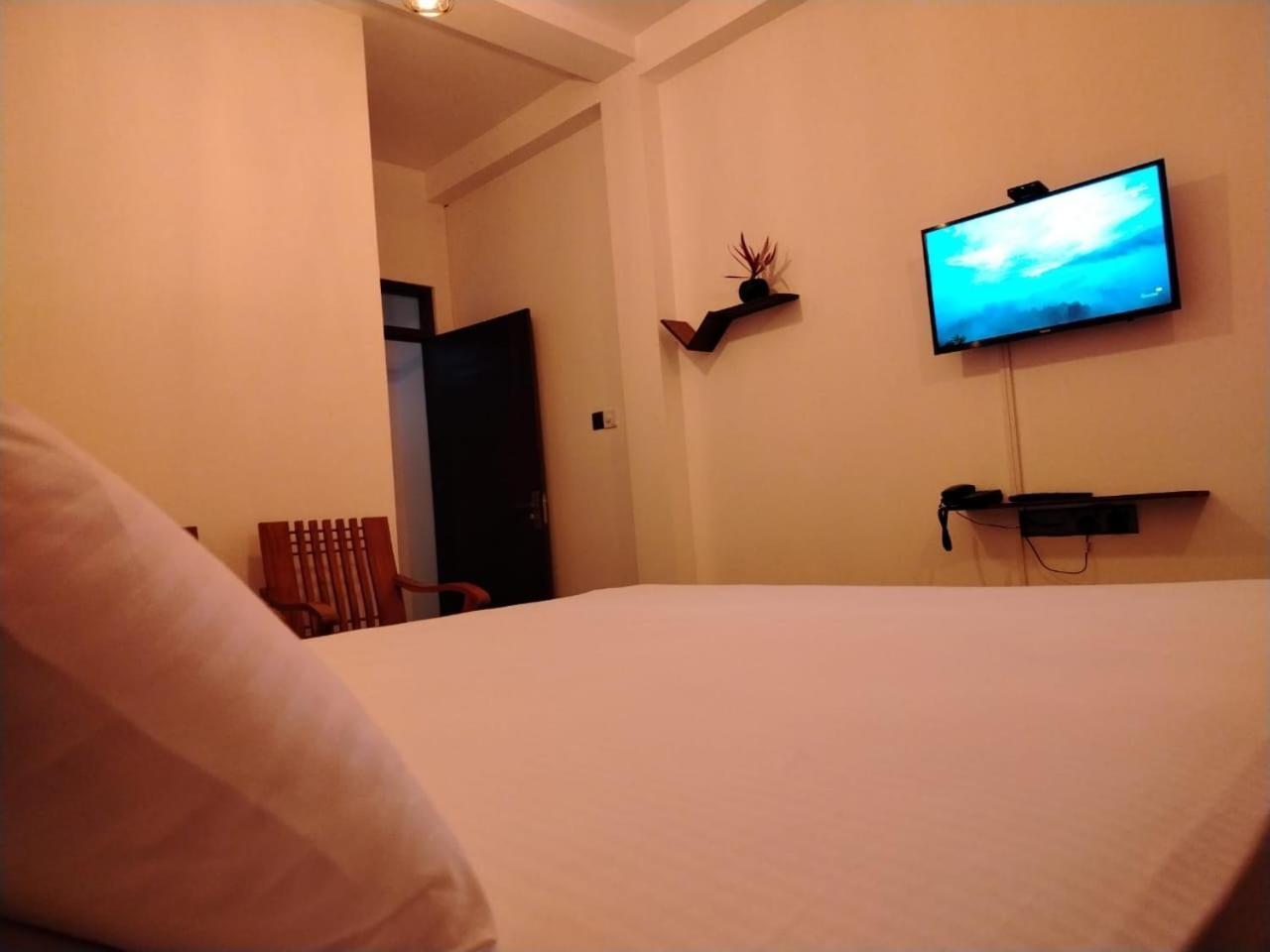 Diora Hotel Ratnapura Eksteriør bilde