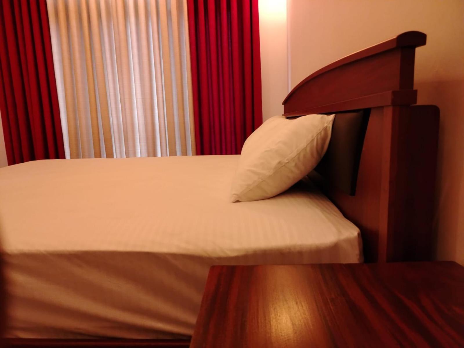 Diora Hotel Ratnapura Eksteriør bilde