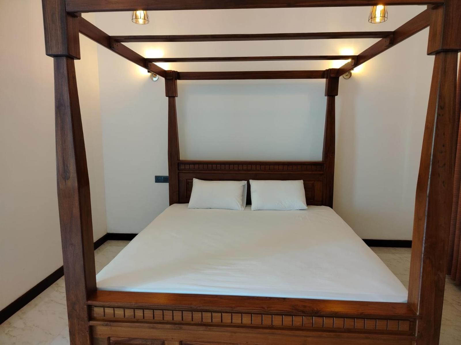 Diora Hotel Ratnapura Eksteriør bilde